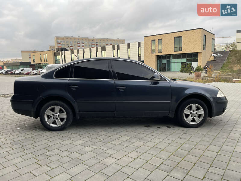 Седан Volkswagen Passat 2004 в Хмельницком