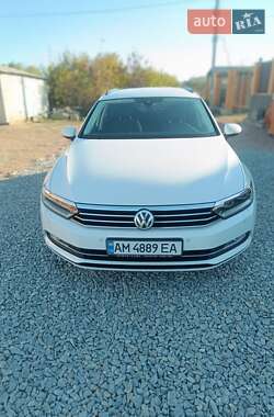 Универсал Volkswagen Passat 2017 в Житомире