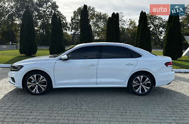 Седан Volkswagen Passat 2020 в Одесі
