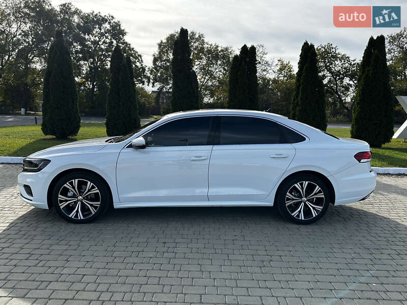 Седан Volkswagen Passat 2020 в Одессе