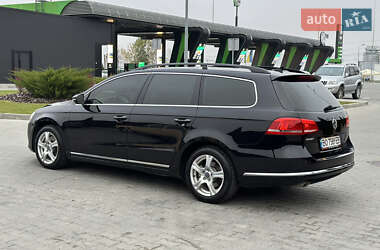 Універсал Volkswagen Passat 2011 в Тернополі