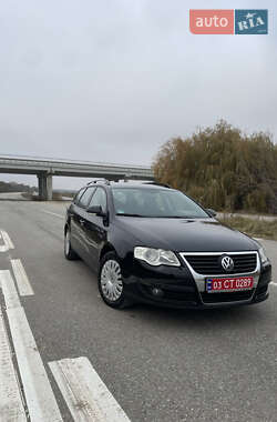 Універсал Volkswagen Passat 2009 в Тернополі