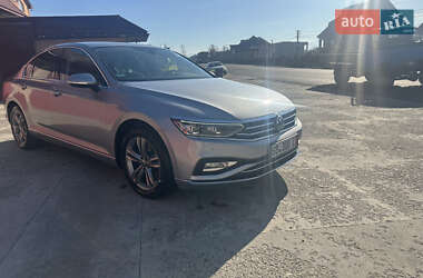 Седан Volkswagen Passat 2020 в Тячеве