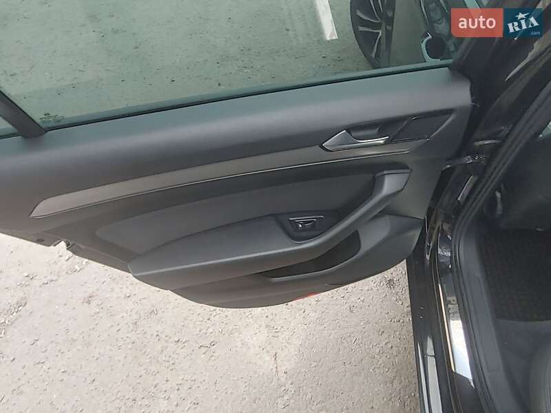 Седан Volkswagen Passat 2016 в Шептицькому