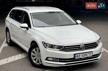 Универсал Volkswagen Passat 2015 в Киеве