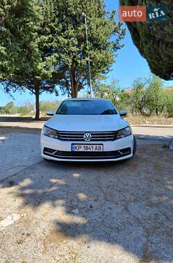 Седан Volkswagen Passat 2016 в 