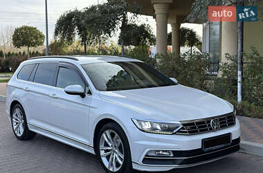 Универсал Volkswagen Passat 2015 в Киеве