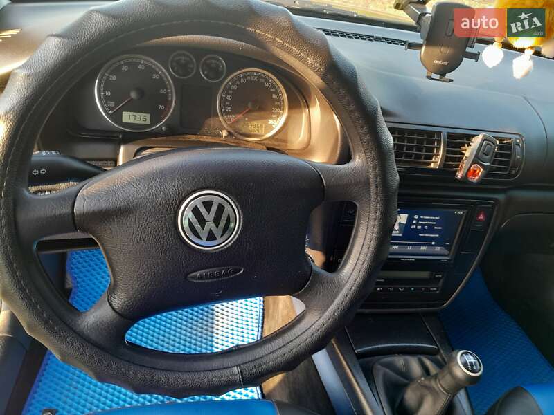 Седан Volkswagen Passat 2001 в Карлівці