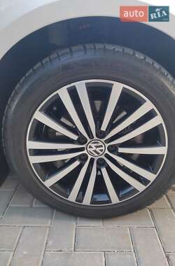 Седан Volkswagen Passat 2012 в 