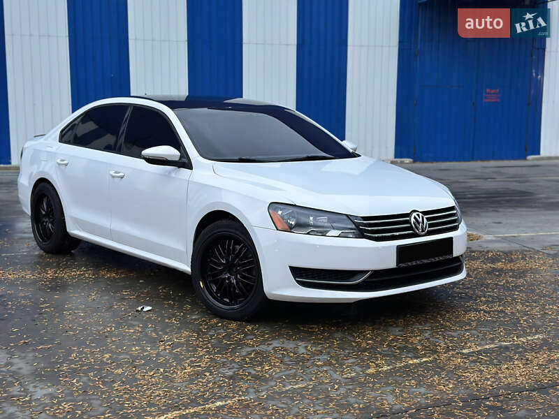 Седан Volkswagen Passat 2012 в 