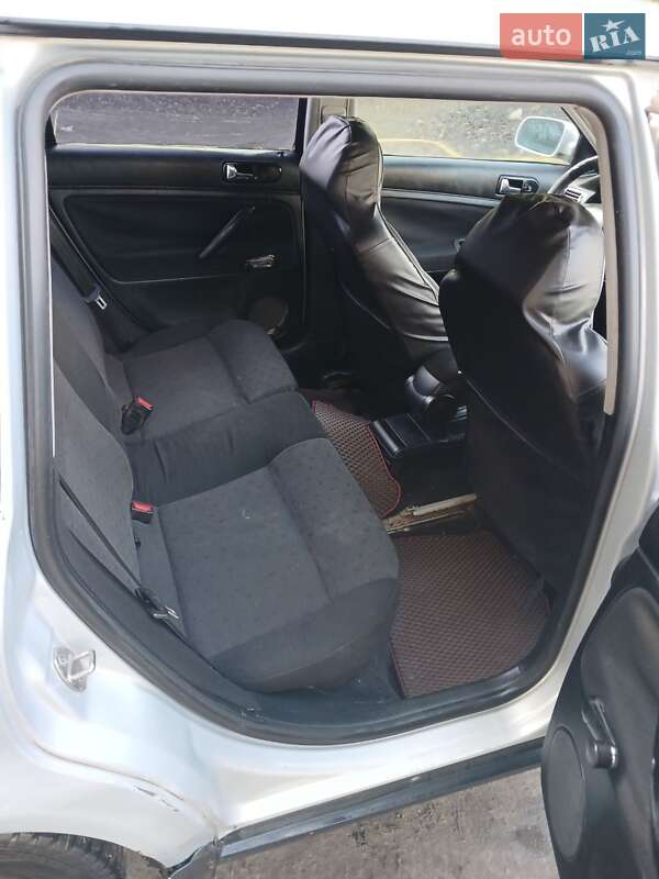 Універсал Volkswagen Passat 2000 в Турійську