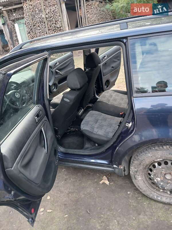 Універсал Volkswagen Passat 2000 в Турійську