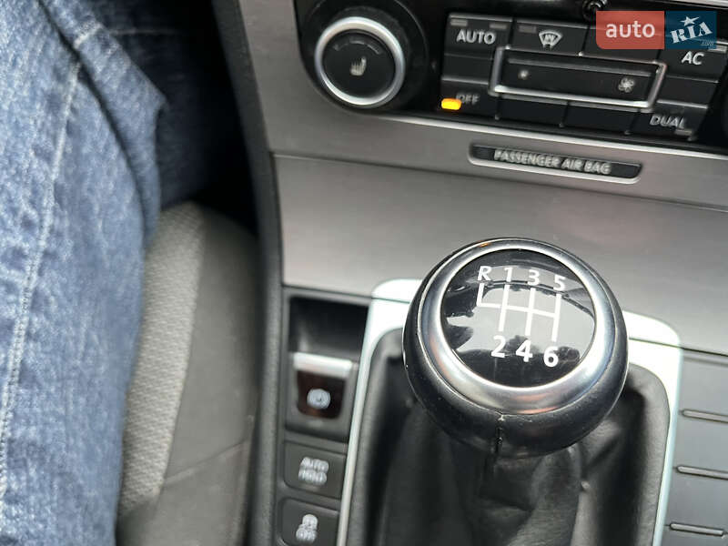 Седан Volkswagen Passat 2011 в Чернівцях фото 18 Седан Volkswagen Passat 2011 в Чернівцях