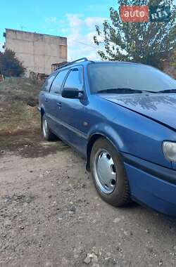 Універсал Volkswagen Passat 1996 в Миколаєві