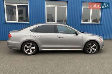 Седан Volkswagen Passat 2012 в Києві