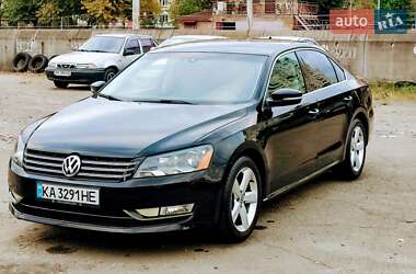 Седан Volkswagen Passat 2012 в Києві