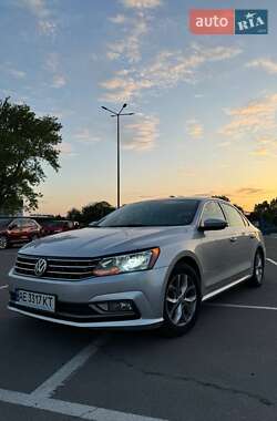 Седан Volkswagen Passat 2015 в Днепре