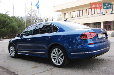 Седан Volkswagen Passat 2016 в Одессе