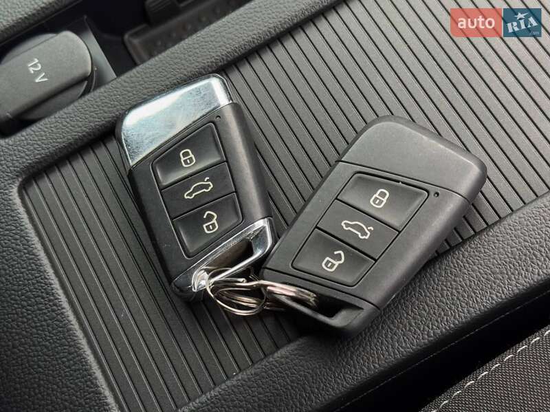 Универсал Volkswagen Passat 2018 в Киеве