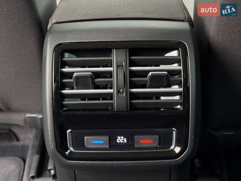 Универсал Volkswagen Passat 2018 в Киеве