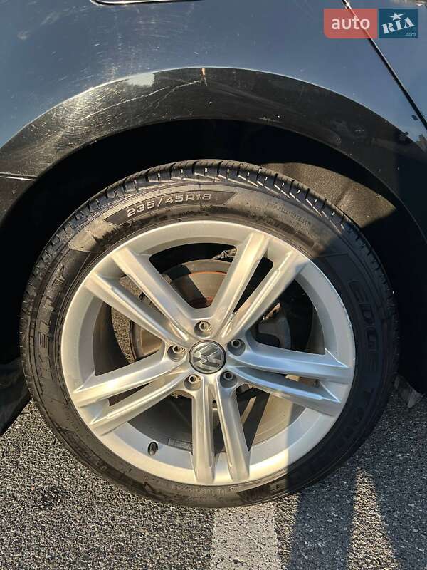 Седан Volkswagen Passat 2015 в Києві