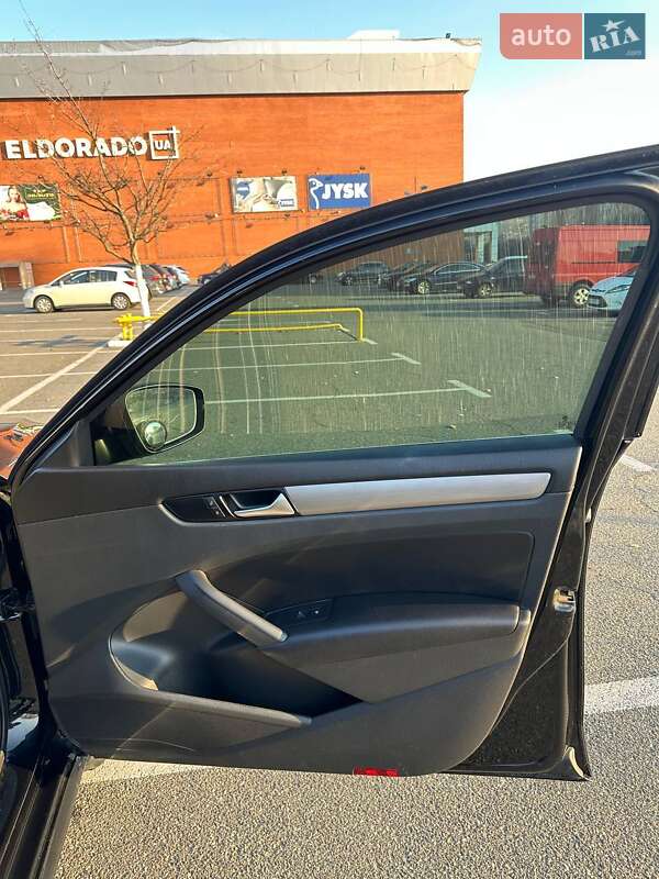 Седан Volkswagen Passat 2015 в Києві