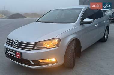 Седан Volkswagen Passat 2011 в Львові