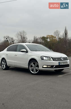 Седан Volkswagen Passat 2012 в Ірпені