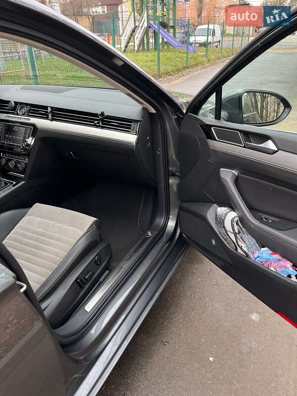 Универсал Volkswagen Passat 2016 в Хмельницком