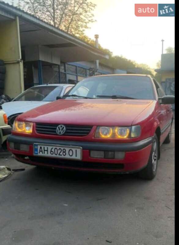 Седан Volkswagen Passat 1994 в Києві