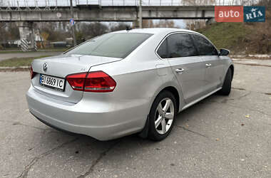 Седан Volkswagen Passat 2013 в Киеве