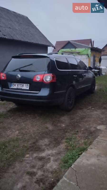 Универсал Volkswagen Passat 2006 в Сарнах