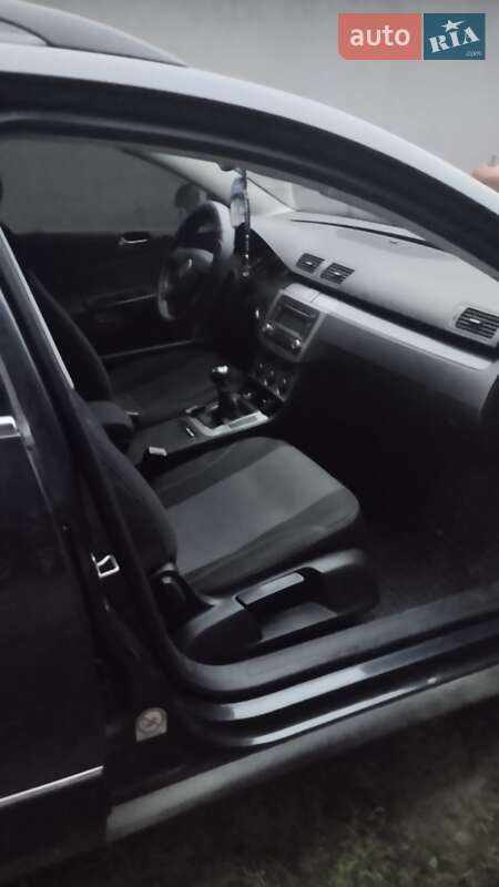 Универсал Volkswagen Passat 2006 в Сарнах