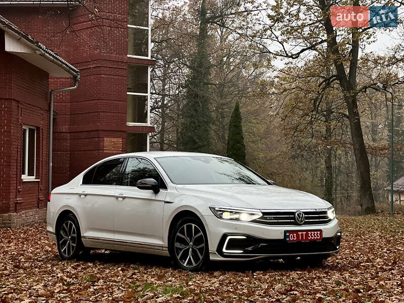 Седан Volkswagen Passat 2020 в Мукачево