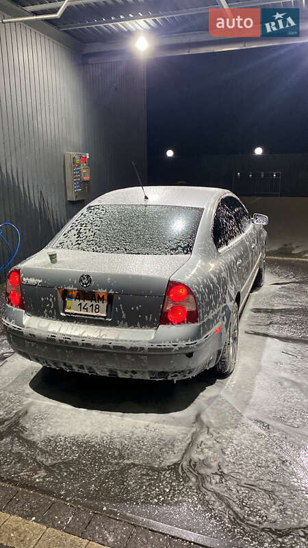 Седан Volkswagen Passat 2002 в Долине