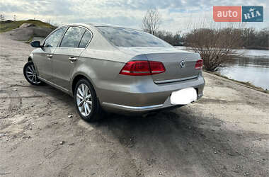 Седан Volkswagen Passat 2014 в Киеве