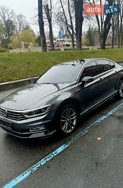 Седан Volkswagen Passat 2017 в Киеве