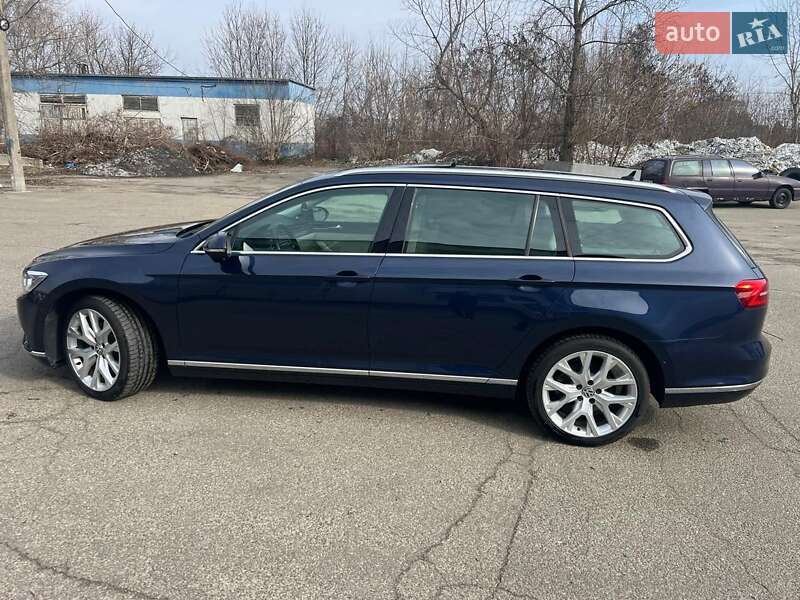 Универсал Volkswagen Passat 2016 в Киеве фото 5 Универсал Volkswagen Passat 2016 в Киеве
