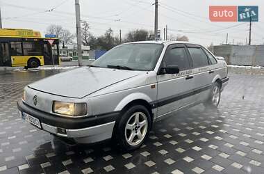 Седан Volkswagen Passat 1992 в Полтаві