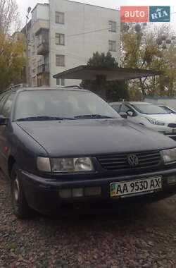 Універсал Volkswagen Passat 1995 в Києві