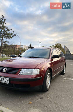 Універсал Volkswagen Passat 1997 в Миколаєві