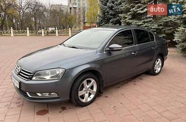 Седан Volkswagen Passat 2012 в Харькове