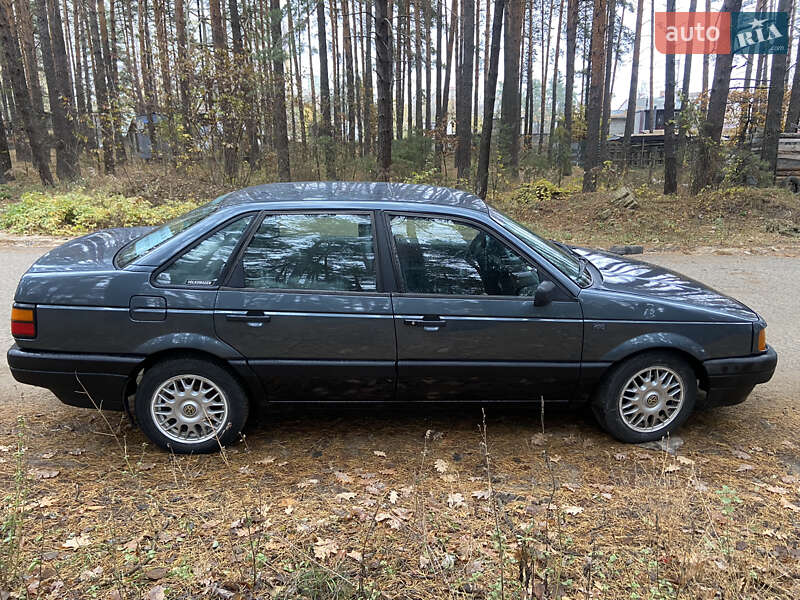 Седан Volkswagen Passat 1989 в Вишгороді