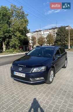 Універсал Volkswagen Passat 2013 в Житомирі