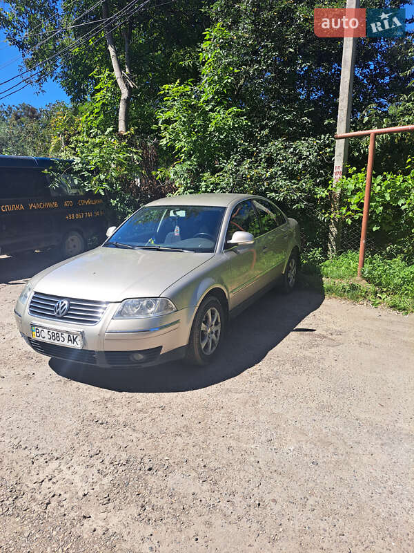 Седан Volkswagen Passat 2005 в Стрию