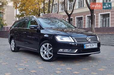 Універсал Volkswagen Passat 2011 в Одесі