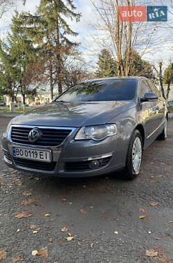 Седан Volkswagen Passat 2007 в Волочиську