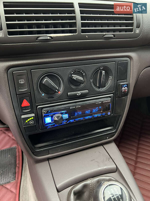 Седан Volkswagen Passat 1997 в Харькове