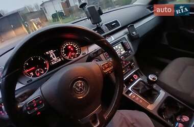 Універсал Volkswagen Passat 2011 в 