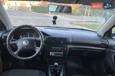 Седан Volkswagen Passat 2002 в 